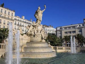 baby-foot-toulon-statue