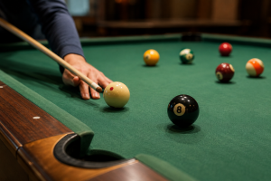 Combien de bande pour rentrer la boule noire au billard ? (Règles officielles vs idées reçues)