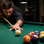 Comment tenir une queue de billard correctement pour gagner en précision